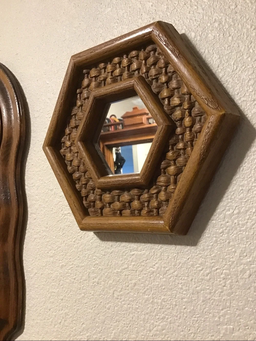 Vintage Hexagonal Woven Wooden Frame Wall Mirror in Brown Sz Approx, 9”x8